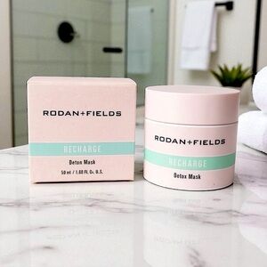 NIB RODAN + FIELDS Recharge Mask Charcoal Detox comes with NEW Reusable Spatula